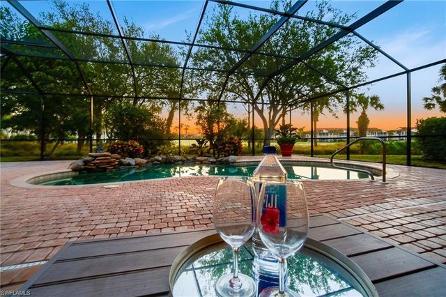 4828 Cerromar DR, Naples, FL 34112