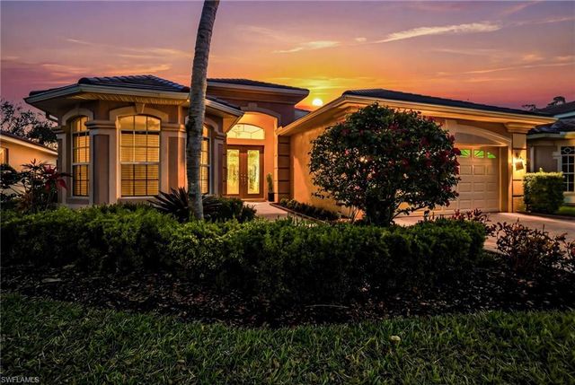 4828 Cerromar DR, Naples, FL 34112