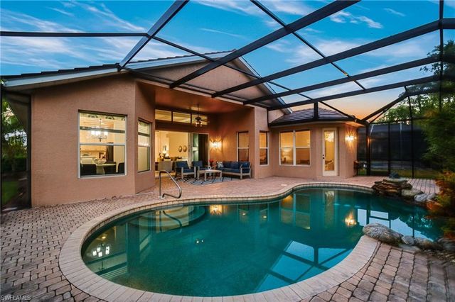 4828 Cerromar DR, Naples, FL 34112