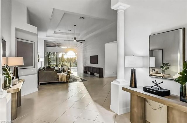 4828 Cerromar DR, Naples, FL 34112