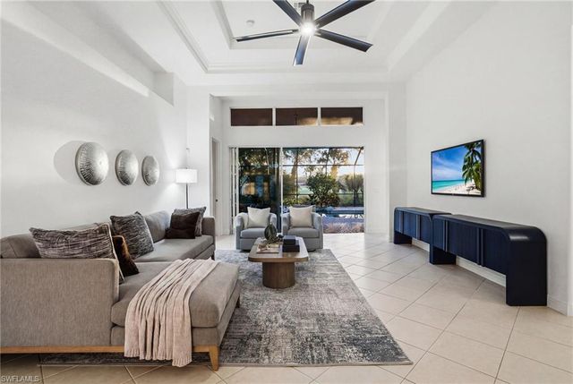 4828 Cerromar DR, Naples, FL 34112