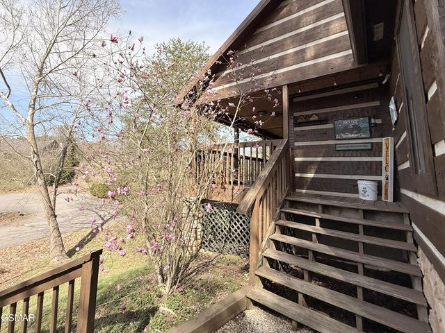 140 Smoky Mountain Way, Sevierville, TN 37876