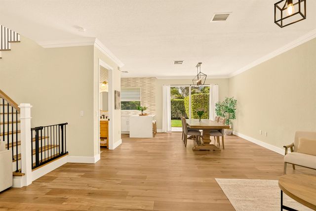 7630 Topiary Avenue, Boynton Beach, FL 33437