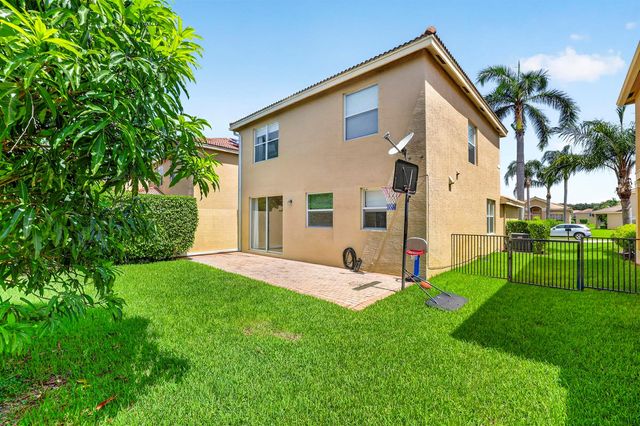 7630 Topiary Avenue, Boynton Beach, FL 33437