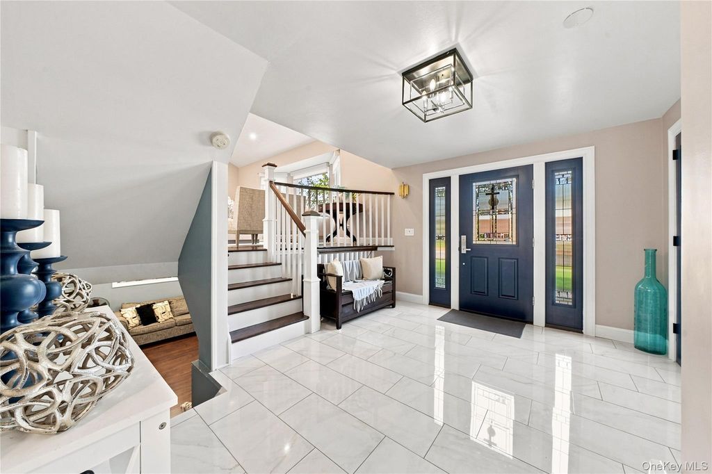 614 Pine Lane, East Meadow, NY 11554 — photo 5