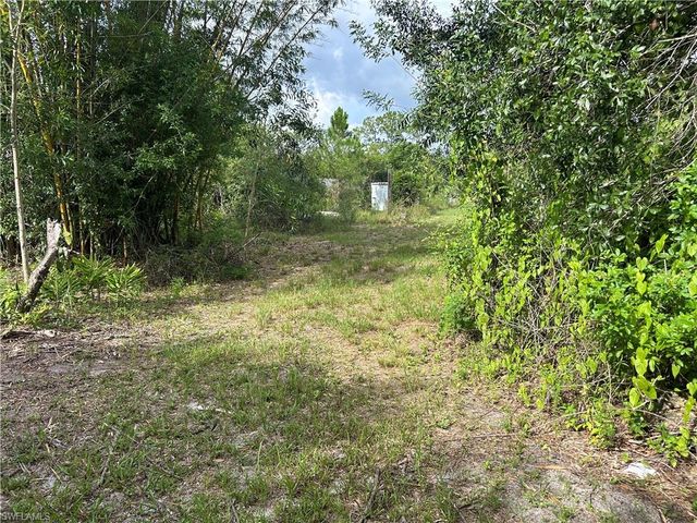 1070 Limpkin RD, Naples, FL 34120