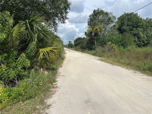 1070 Limpkin RD, Naples, FL 34120