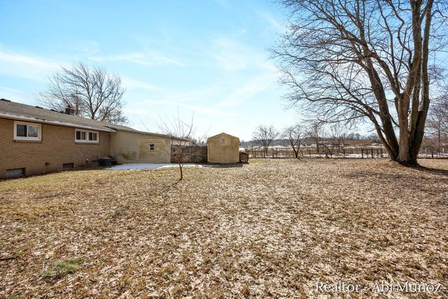 9211 Alpine Avenue Nw, Sparta Twp, MI 49345