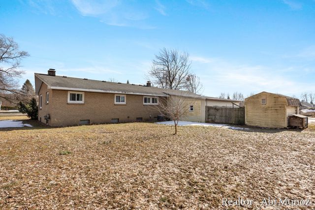 9211 Alpine Avenue Nw, Sparta Twp, MI 49345