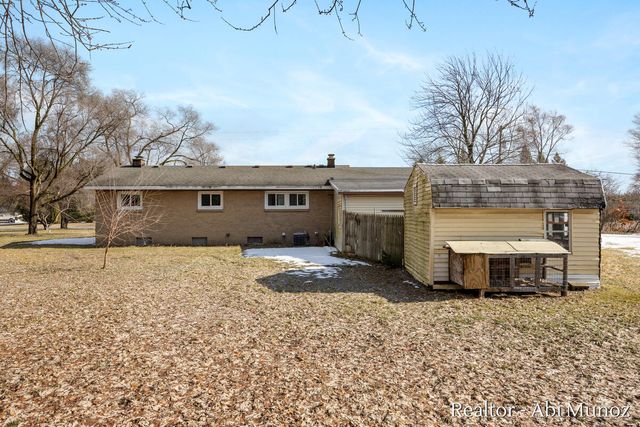 9211 Alpine Avenue Nw, Sparta Twp, MI 49345