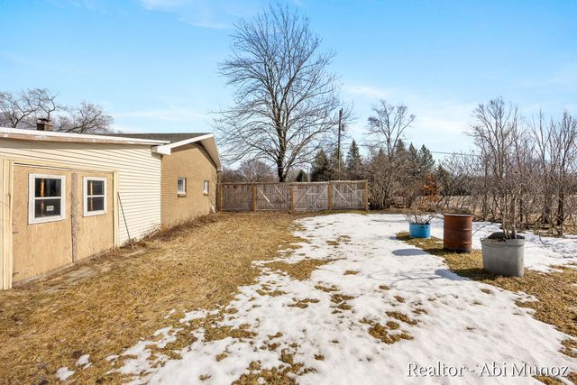 9211 Alpine Avenue Nw, Sparta Twp, MI 49345