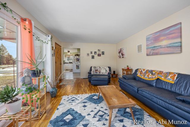 9211 Alpine Avenue Nw, Sparta Twp, MI 49345