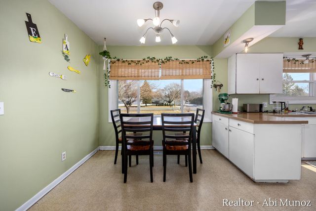 9211 Alpine Avenue Nw, Sparta Twp, MI 49345