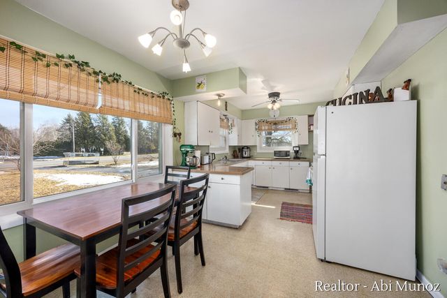 9211 Alpine Avenue Nw, Sparta Twp, MI 49345