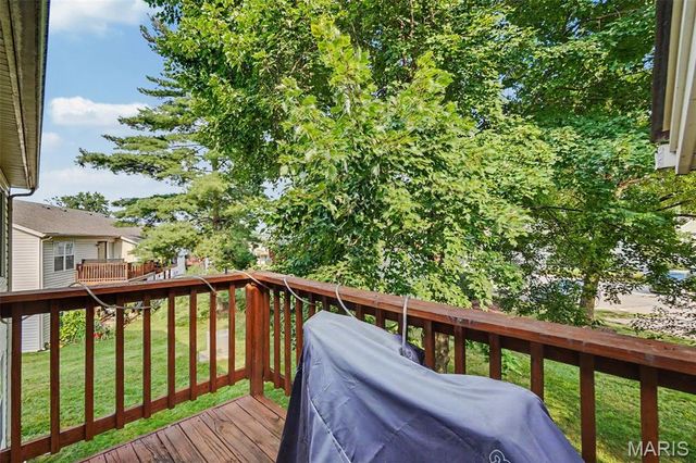745 Sugar Glen Drive 5, St Peters, MO 63376