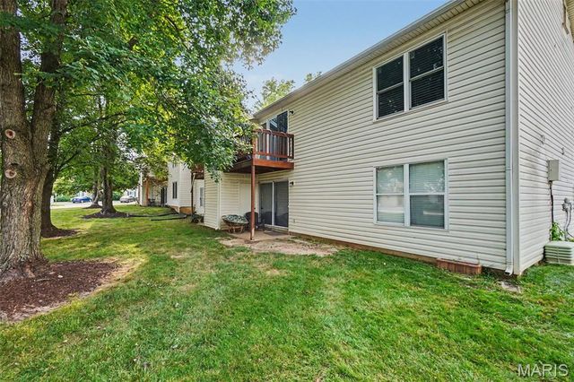 745 Sugar Glen Drive 5, St Peters, MO 63376