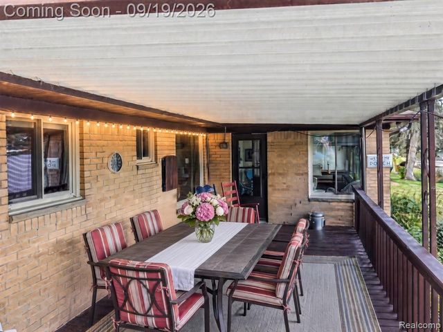 7139 Capri Drive, White Lake, MI 48383