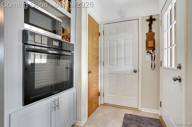 7139 Capri Drive, White Lake, MI 48383
