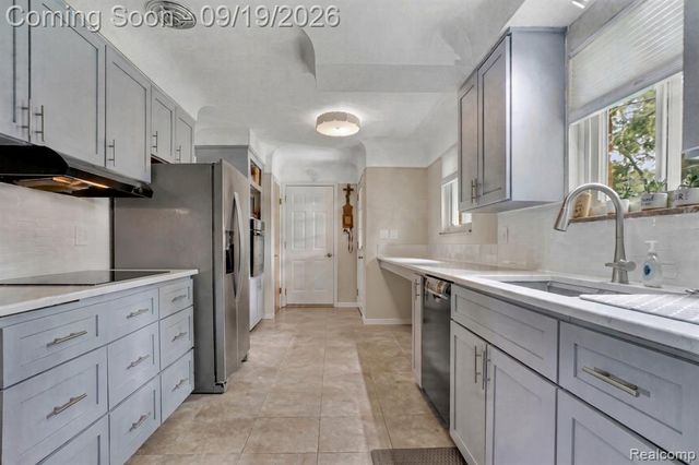 7139 Capri Drive, White Lake, MI 48383