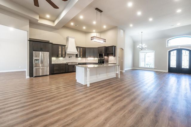 2172 Greentree Drive, Huntsville, TX 77340