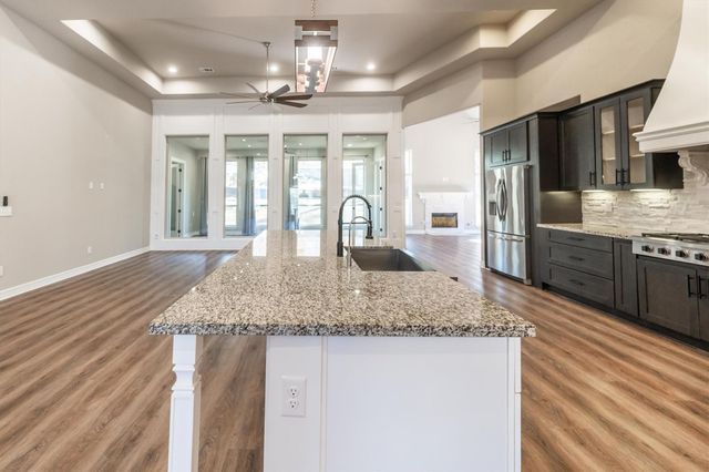 2172 Greentree Drive, Huntsville, TX 77340