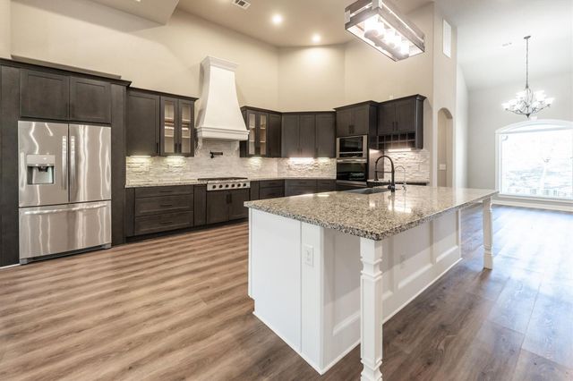 2172 Greentree Drive, Huntsville, TX 77340