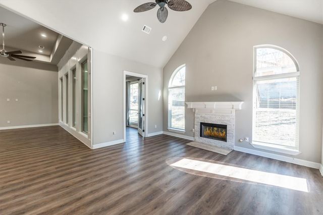 2172 Greentree Drive, Huntsville, TX 77340