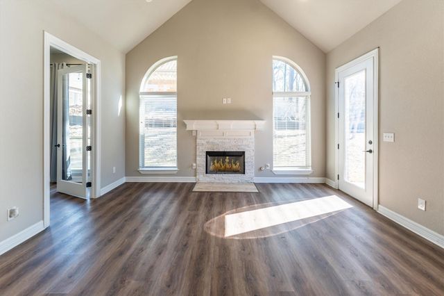 2172 Greentree Drive, Huntsville, TX 77340