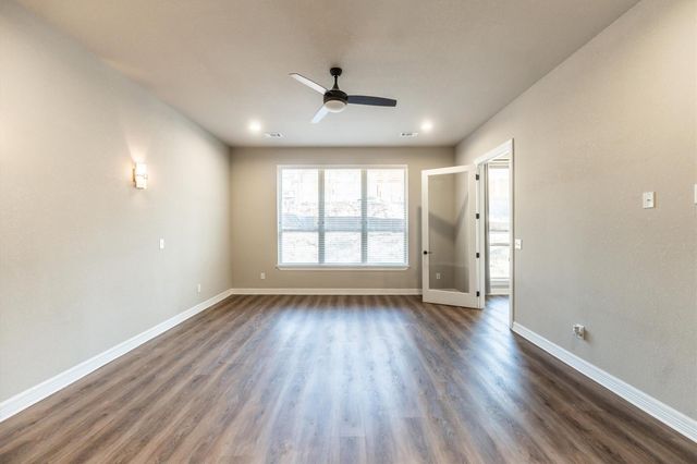 2172 Greentree Drive, Huntsville, TX 77340