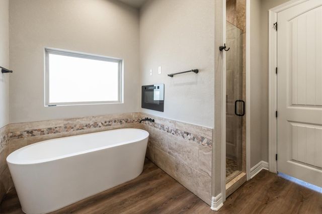 2172 Greentree Drive, Huntsville, TX 77340