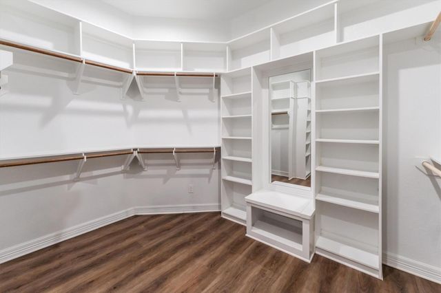 2172 Greentree Drive, Huntsville, TX 77340