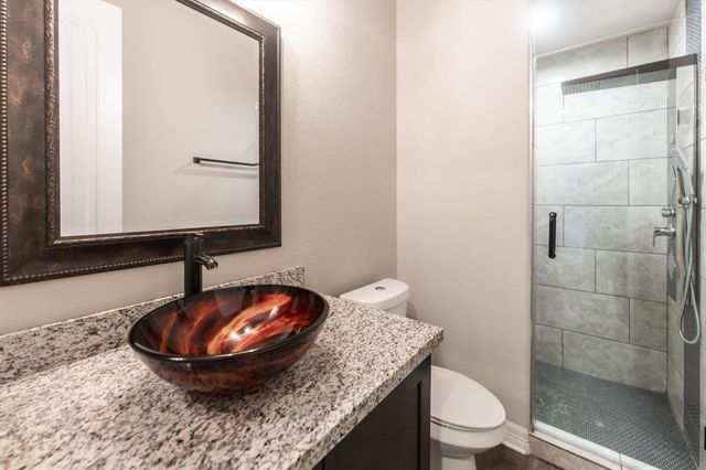 2172 Greentree Drive, Huntsville, TX 77340