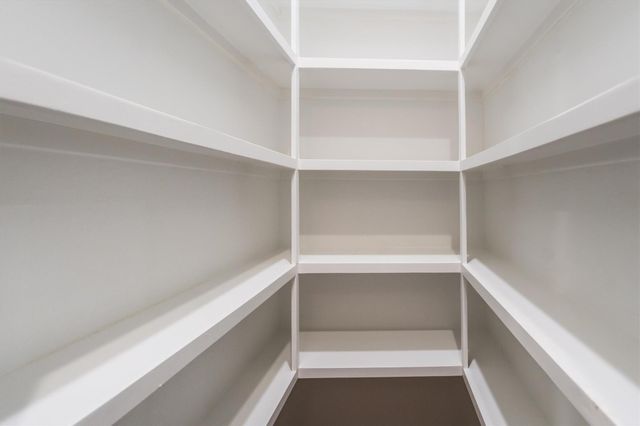 2172 Greentree Drive, Huntsville, TX 77340