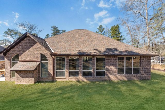 2172 Greentree Drive, Huntsville, TX 77340