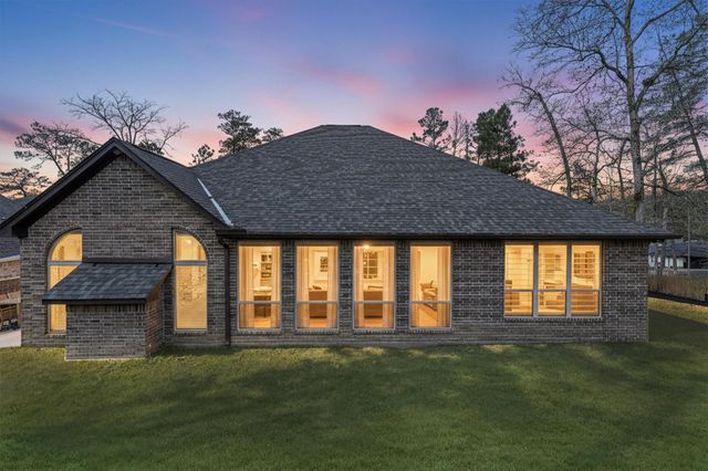 2172 Greentree Drive, Huntsville, TX 77340