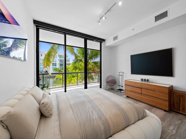 161 ISLE OF VENICE Drive 204, Fort Lauderdale, FL 33301