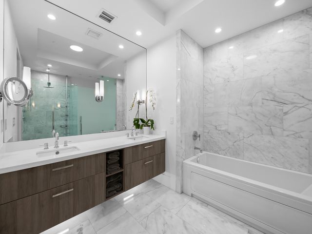 161 ISLE OF VENICE Drive 204, Fort Lauderdale, FL 33301