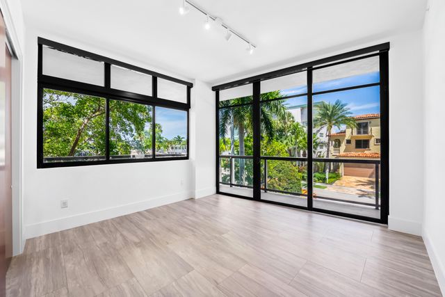 161 ISLE OF VENICE Drive 204, Fort Lauderdale, FL 33301