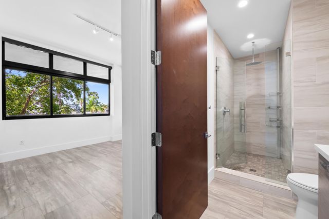 161 ISLE OF VENICE Drive 204, Fort Lauderdale, FL 33301