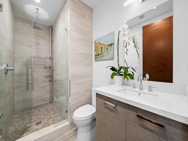 161 ISLE OF VENICE Drive 204, Fort Lauderdale, FL 33301