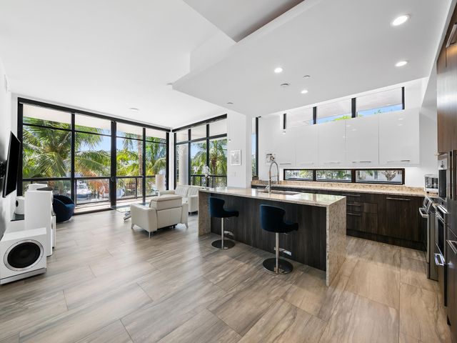 161 ISLE OF VENICE Drive 204, Fort Lauderdale, FL 33301