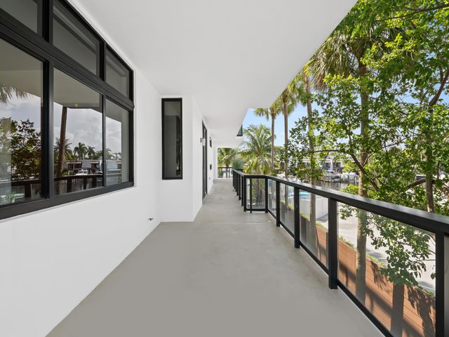 161 ISLE OF VENICE Drive 204, Fort Lauderdale, FL 33301