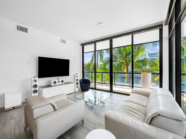 161 ISLE OF VENICE Drive 204, Fort Lauderdale, FL 33301