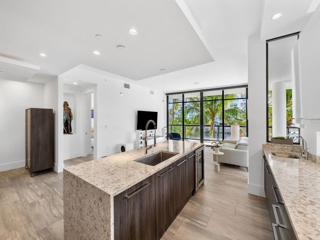 161 ISLE OF VENICE Drive 204, Fort Lauderdale, FL 33301