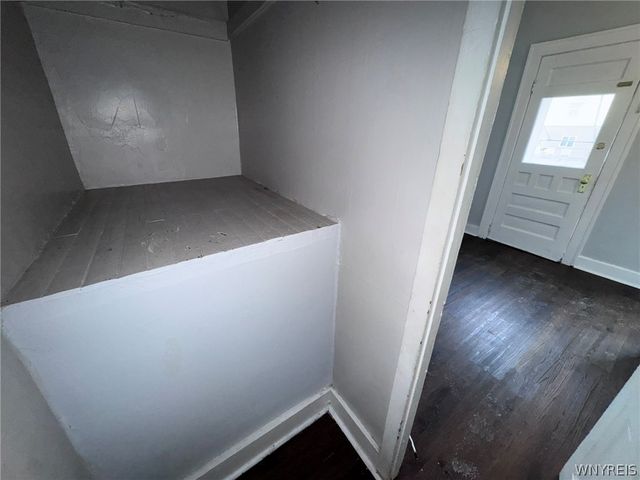 856 Niagara Street Upper Front, Buffalo, NY 14213