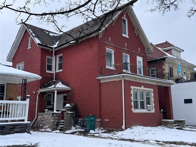 856 Niagara Street Upper Front, Buffalo, NY 14213