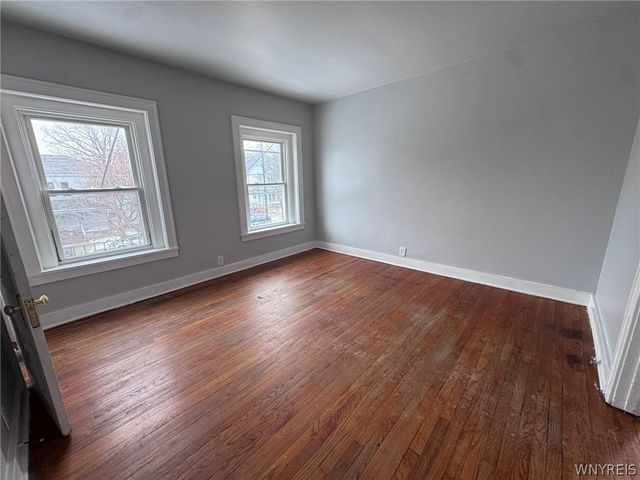 856 Niagara Street Upper Front, Buffalo, NY 14213