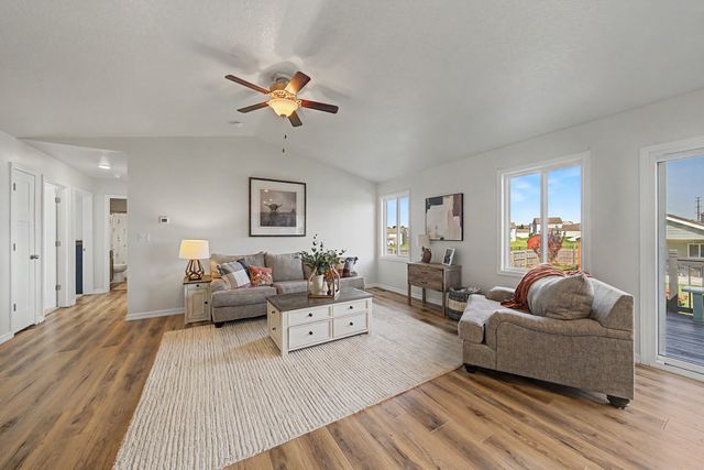 1636 25th Avenue SW, Altoona, IA 50009