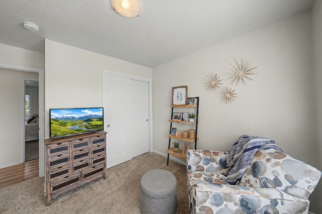 1636 25th Avenue SW, Altoona, IA 50009