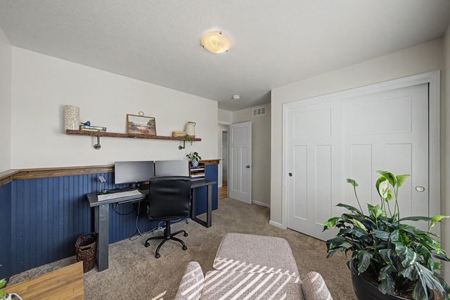 1636 25th Avenue SW, Altoona, IA 50009